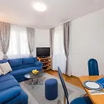 Blue Lagoon Apartamento