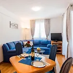 Blue Lagoon Apartamento *